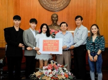 Hòa Minzy, Đức Phúc và Erik quyên tiền chống dịch