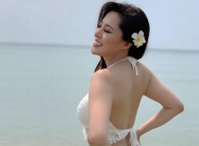 Nhan sắc nóng bỏng của cô gái bị từ chối hẹn hò trên sóng truyền hình