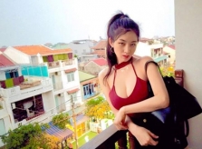 2 người mẫu tạp chí đàn ông Hàn gây xôn xao phố đi bộ Hồ Gươm, Hội An