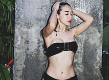 BST bikini khoe dáng nuột của hot girl bán hàng Hà thành