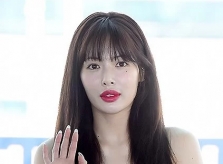 'Nữ hoàng gợi cảm' HyunA bức xúc trước nghi vấn bơm môi quá đà