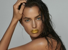 Irina Shayk đắp vàng lên môi