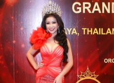 Janny Thủy Trần diện hai bộ váy trong chung kết Miss Universe Ambassador 2018