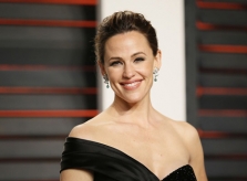 Jennifer Garner hẹn hò doanh nhân kém sáu tuổi