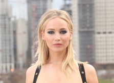 Jennifer Lawrence vẫn xấu hổ vì từng lộ ảnh nhạy cảm