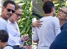 Jennifer Lopez và chồng cũ ôm hôn thân thiết khi gặp nhau