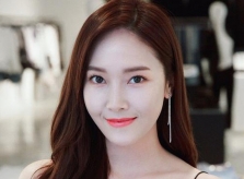 Jessica bị chỉ trích lợi dụng tên tuổi SNSD