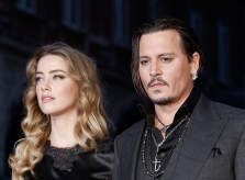 Johnny Depp và vợ cũ Amber Heard tiếp tục lời qua tiếng lại