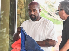 Kanye West đi kiểm tra sức khỏe