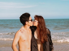 Khánh Thi hôn Phan Hiển trước biển