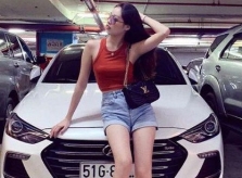 Hoa hậu Hoàn vũ Khánh Vân sở hữu xe hơi ở tuổi 24