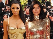 Chị em nhà Kardashian ảnh hưởng đến giới thời trang nhất năm 2018