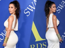 Kim Kardashian khoe vòng ba trứ danh trên thảm đỏ