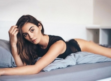 Ngắm cô chị gái siêu mẫu xinh như nữ thần của sao AS Roma