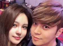 La Chí Tường bị chỉ trích khi tổ chức tiệc cùng 20 hot girl