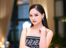 Lan Phương gây sốc: “Chẳng có luật nào cấm bạn không mặc áo ngực cả...”