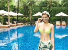 Lã Thanh Huyền - mỹ nhân chăm khoe dáng với bikini