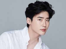 Lee Jong Suk về Hàn sau vụ bị tịch thu hộ chiếu ở Indonesia