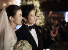 Lee Bo Young, Ji Sung kỷ niệm 8 năm cưới