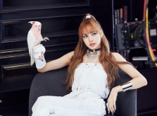 Ca sĩ gốc Thái lên ngôi 'Nữ hoàng Instagram' tại Hàn Quốc