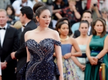 Lý Nhã Kỳ, 'thiên thần nội y' cùng diện váy hở vai ở Cannes