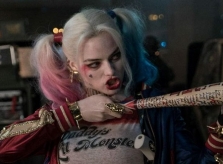 'Bom sex' Margot Robbie tiếp tục đóng vai Harley Quinn