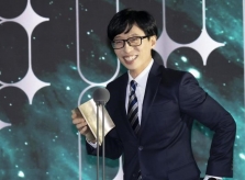 MC Yoo Jae Suk đứng Top đầu thương hiệu nghệ sĩ giải trí tháng 12