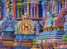 Ngôi đền cầu vồng nổi tiếng với hàng ngàn bức tượng đủ hình thù kì dị