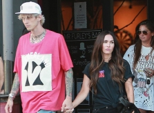 Megan Fox công khai mối quan hệ với trai trẻ