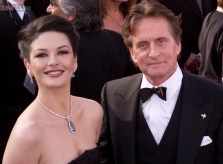 Vợ chồng Michael Douglas vẫn mặn nồng sau 20 năm kết hôn