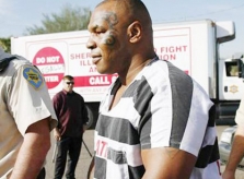 Mike Tyson ‘sex’ trong tù đến mức… không còn sức để tập gym