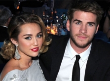 Miley Cyrus bị đồn chia tay Liam Hemsworth vì bất đồng chuyện sinh con