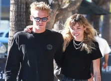 Miley Cyrus lần đầu lên tiếng sau chia tay Cody Simpson