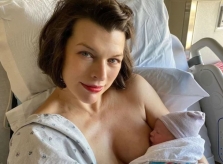 Siêu mẫu Milla Jovovich sinh con thứ ba