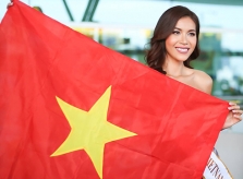 Minh Tú gây chú ý khi đến Ba Lan thi hoa hậu