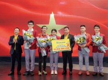 Cờ vua Việt Nam giành 7 huy chương Vàng, Nam A Bank trao thưởng 300 triệu