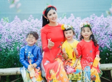 Ngọc Hân diện áo dài bên các em nhỏ trong bộ sưu tập 'Ý xuân' 