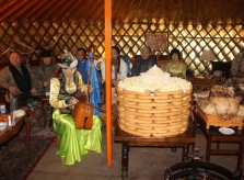 Lễ Tết cầu kỳ và 3 ngày đầu tiên trong năm mới của người Mông Cổ