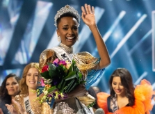 Nhan sắc tân Hoa hậu Hoàn vũ