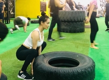 Nhã Phương ăn Eat Clean và uống nước detox mỗi ngày để có eo săn chắc