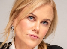 Nicole Kidman khóc thương quê Australia