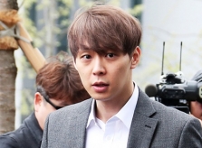 Park Yoo Chun bán vé họp fan dù đang hưởng án treo