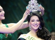 Phương Khánh đăng quang Hoa hậu Trái đất 2018