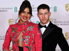 Priyanka Chopra gây bất ngờ trong sinh nhật chồng trẻ