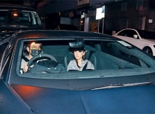 Quách Phú Thành lái siêu xe 15 tỷ đồng đưa bà xã đi ăn tối