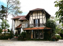 Quán cà phê trong biệt thự có tên lạ ở Đà Lạt