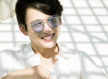 Quang Bảo tự tin thay Đại Nghĩa dẫn 'Gương mặt thân quen 2018'