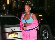 Rihanna, Taylor Swift gợi cảm với trang phục khoe nội y