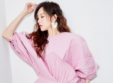 Sắc hồng ngọt ngào 'phủ sóng' tủ đồ sao Cbiz mùa hoa anh đào