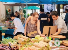 'Chợ quê' hút khách Tây ở Sài Gòn